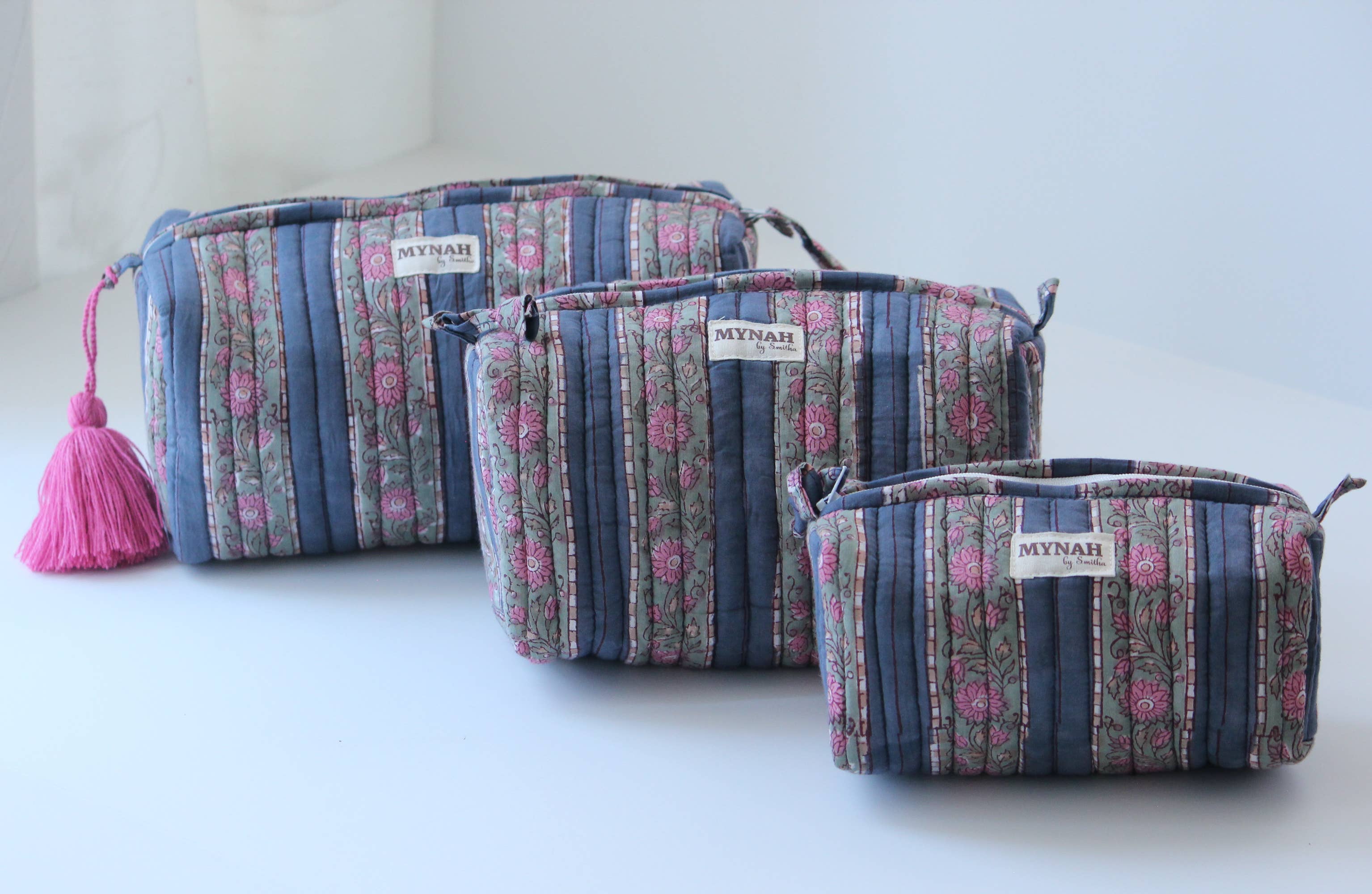 Rosy Rows Print Travel Bag