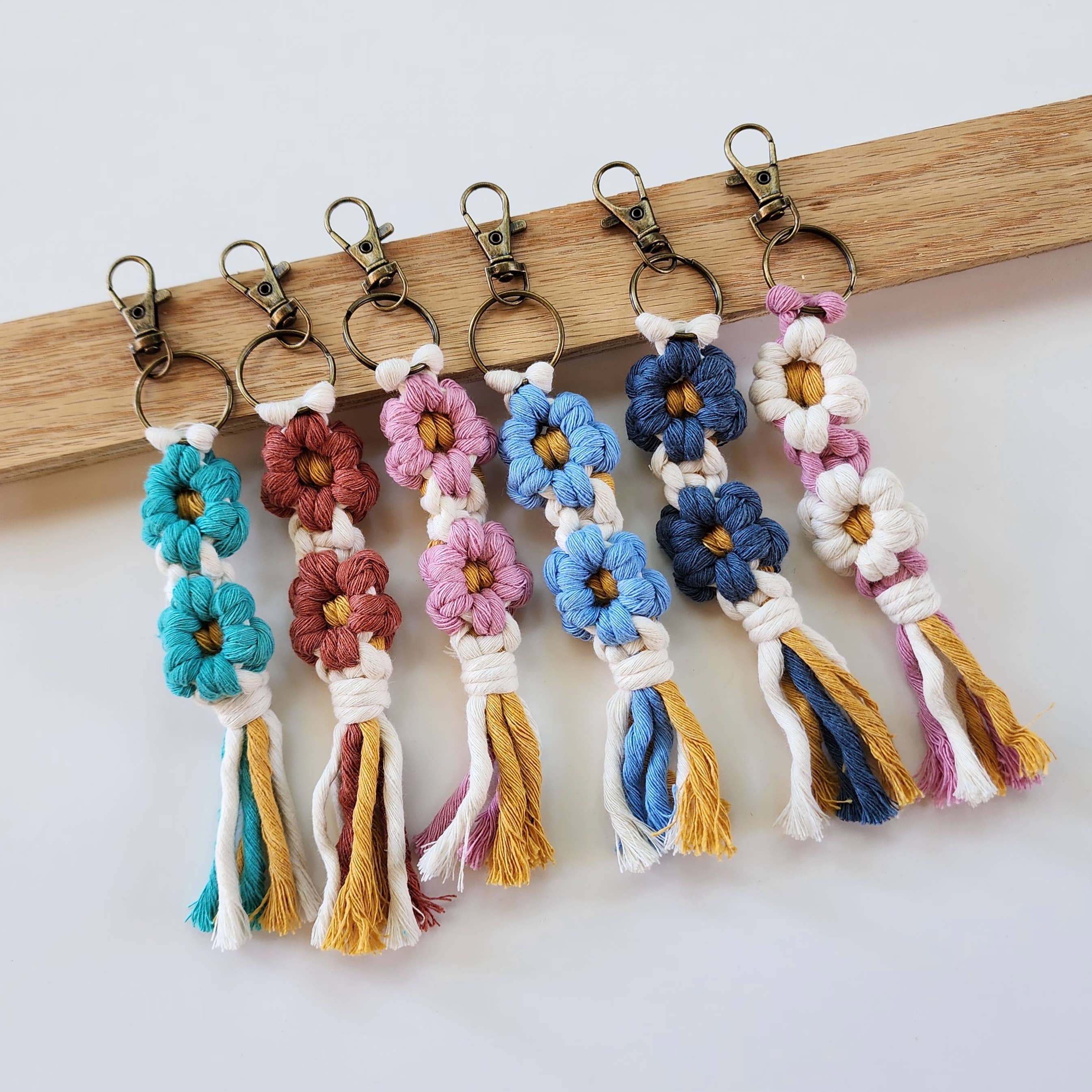 Macrame Daisy Keychain