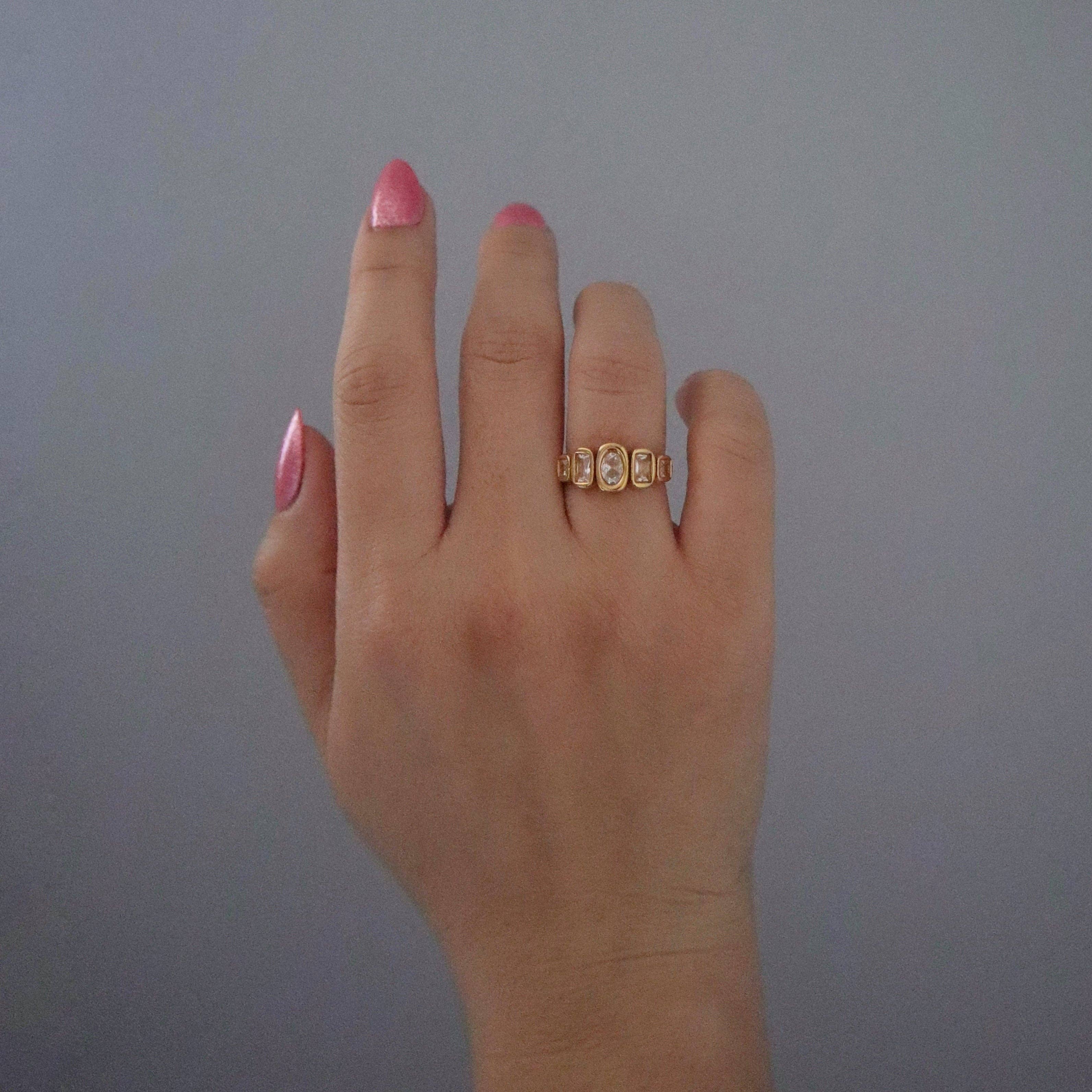 Janelle Ring