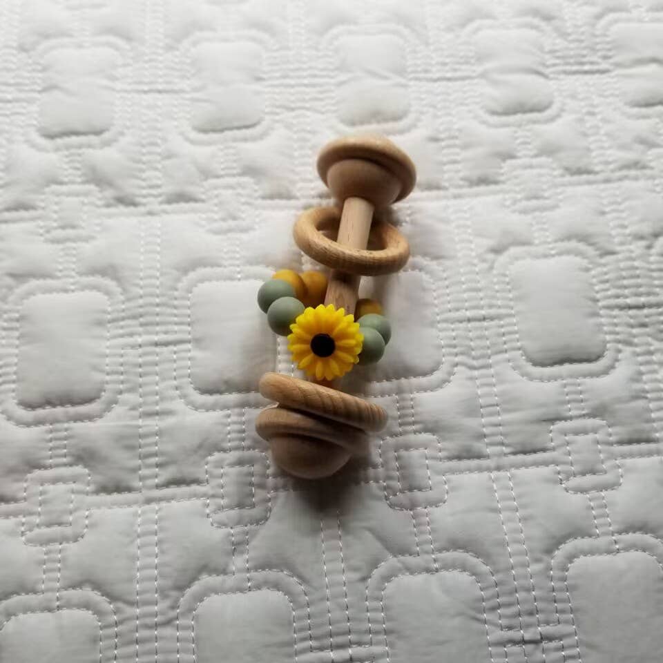 Silicone &amp; Wood Daisy Rattle
