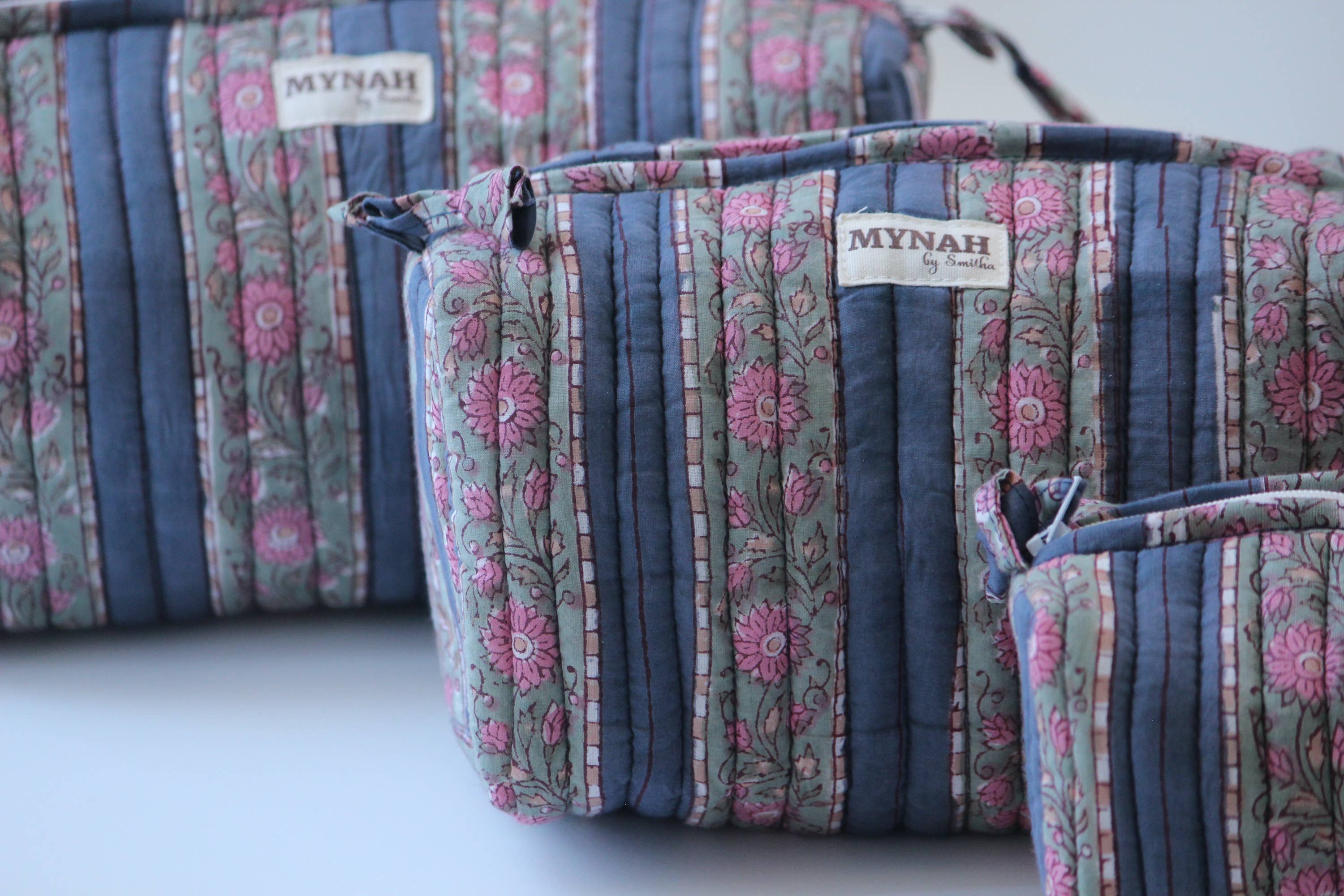 Rosy Rows Print Travel Bag