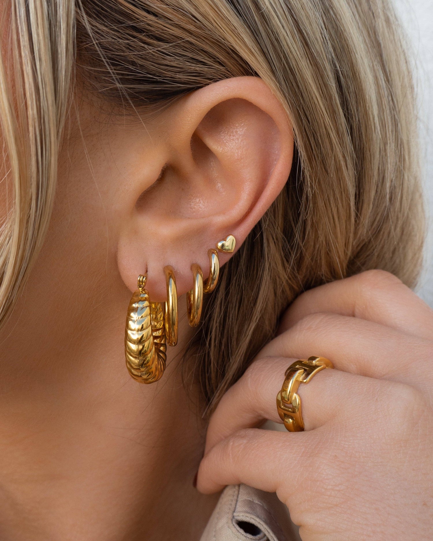 Zara Hoops