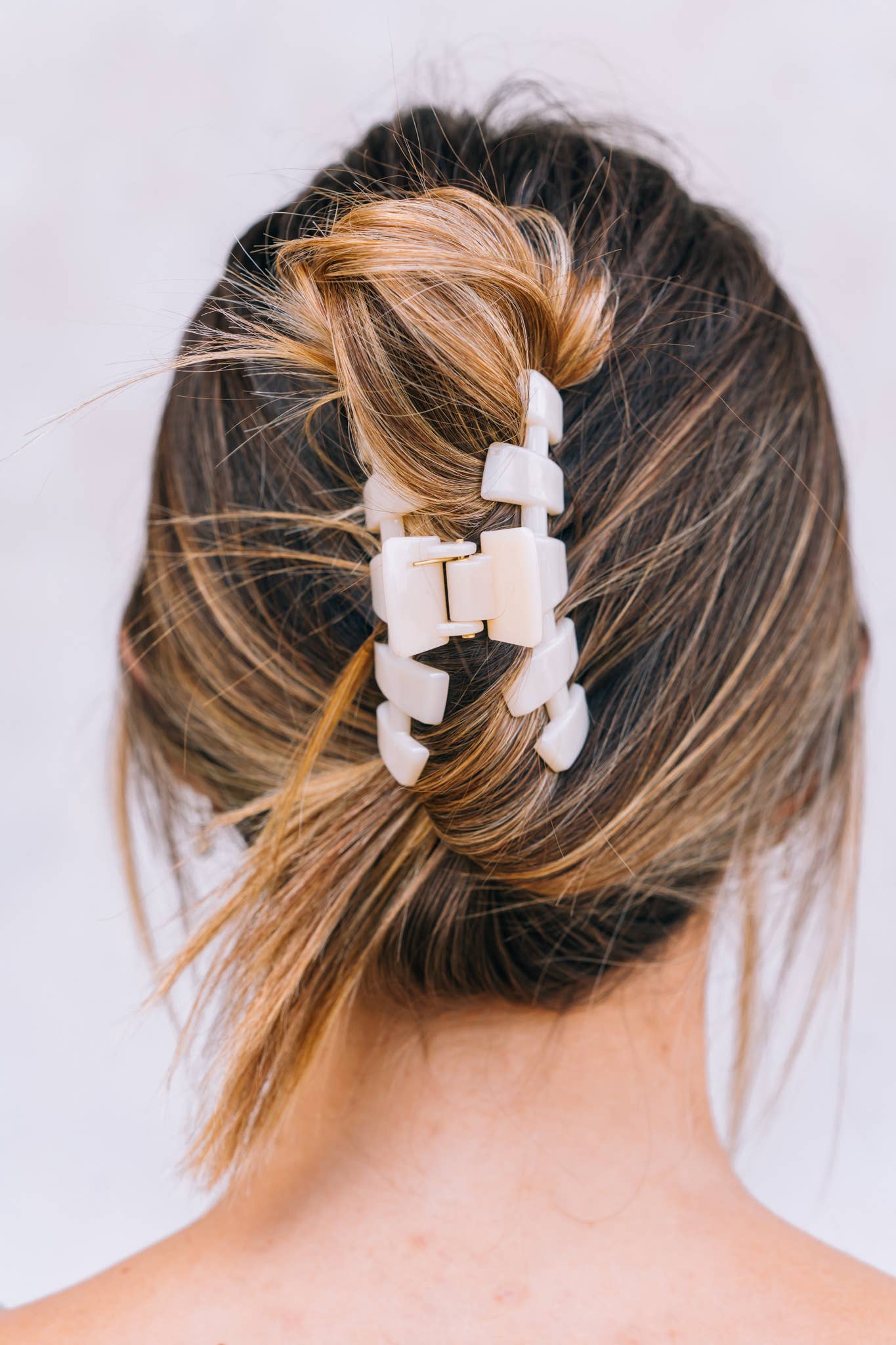 Almond Beige Medium Clip