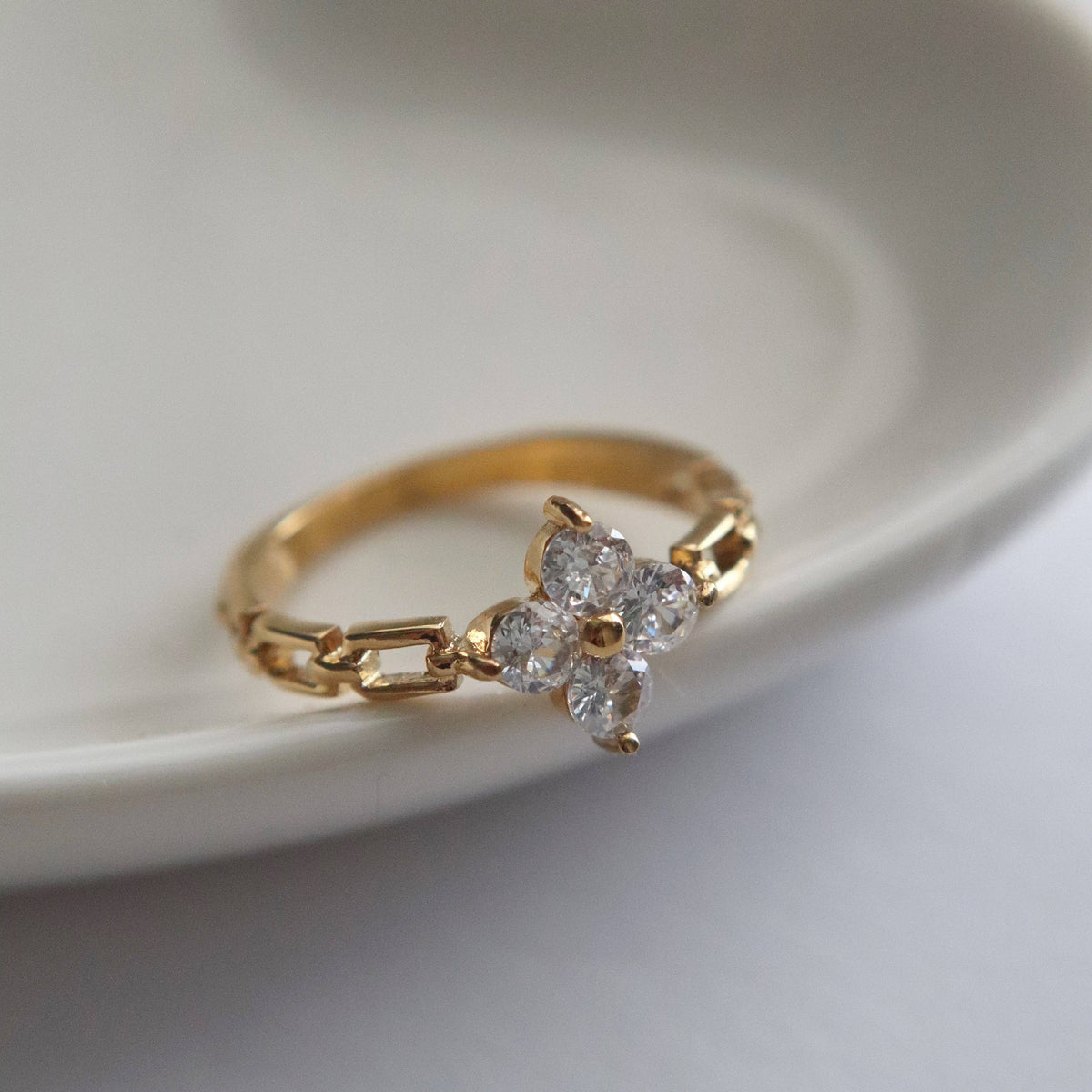Clover Ring