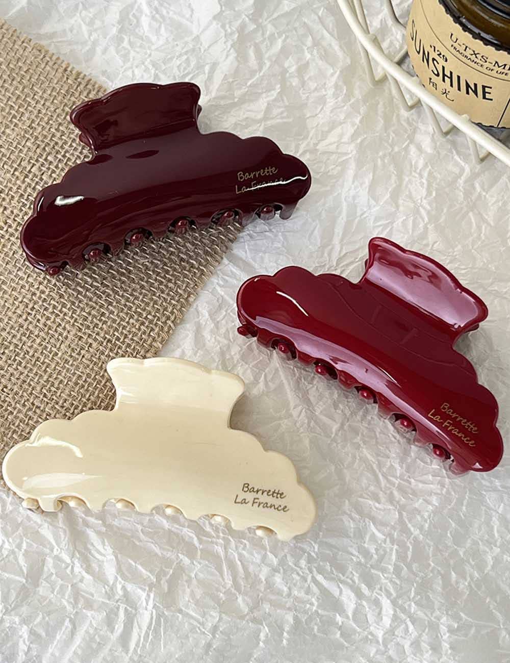 Scarlett Scalloped Claw Clip