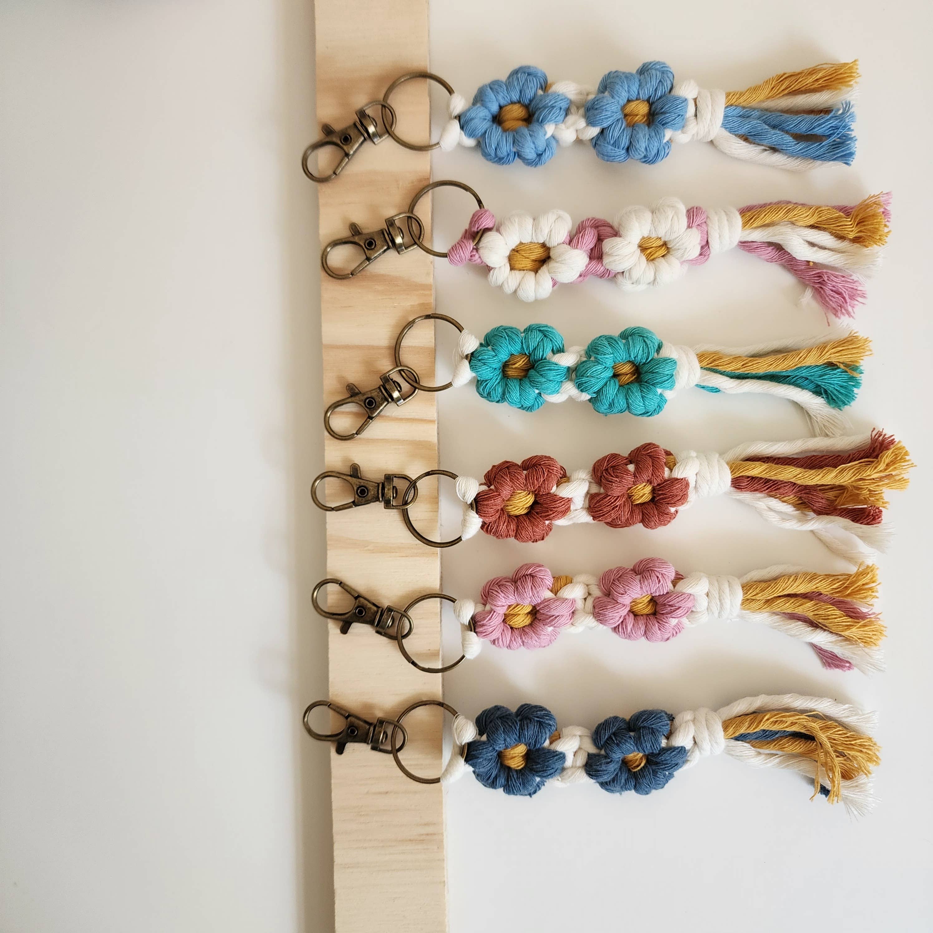 Macrame Daisy Keychain