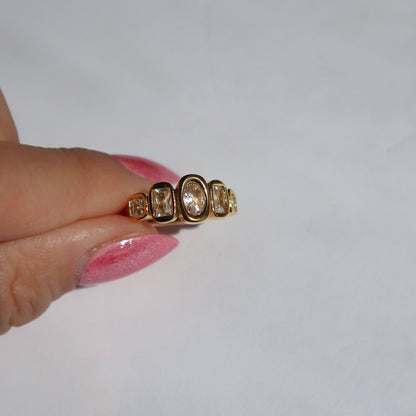 Janelle Ring