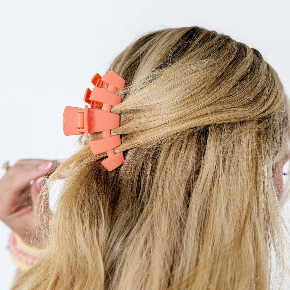 Lexie Hull Medium Clip
