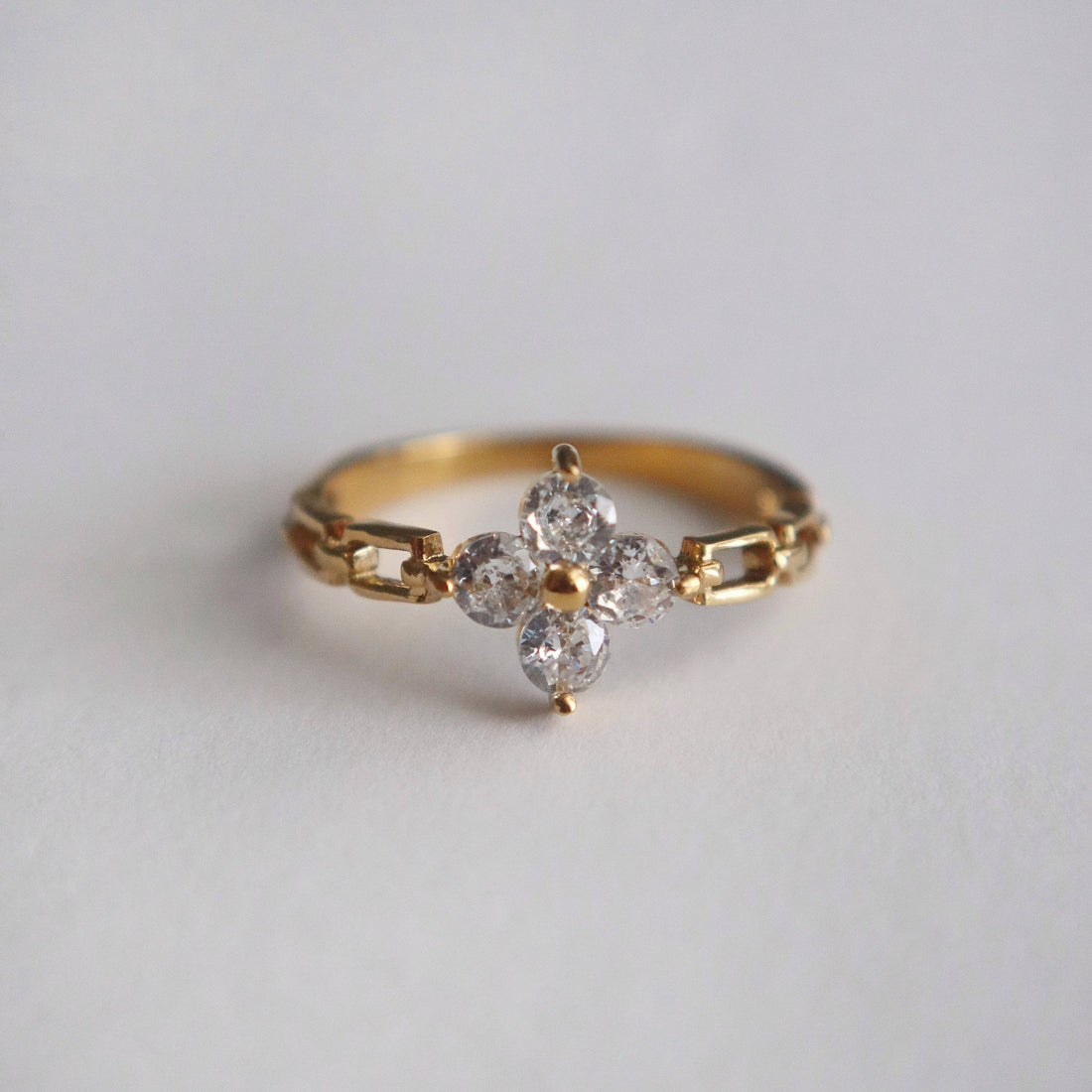Clover Ring