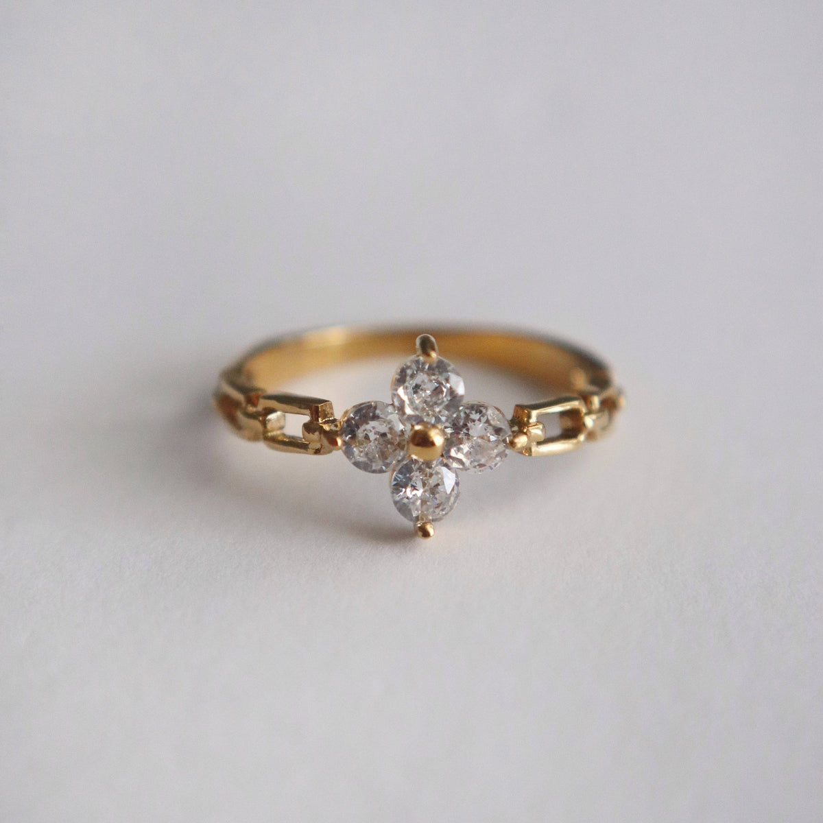 Clover Ring